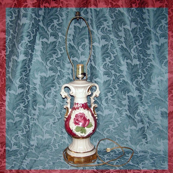 💡 RARE Working Antique 1940s Victorian Style Ceramic Rose Urn LAMP BASE by… - Picture 1 of 13
